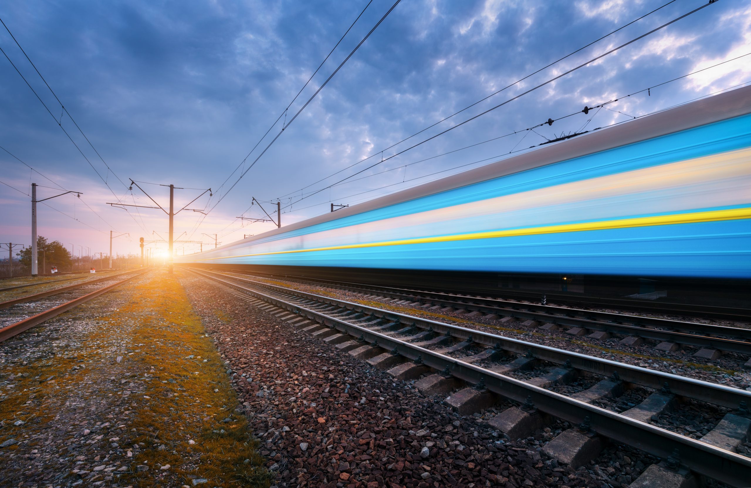 https://smpl.as/wp-content/uploads/2025/02/high-speed-blue-passenger-train-in-motion-2024-12-02-09-15-30-utc-scaled.jpg